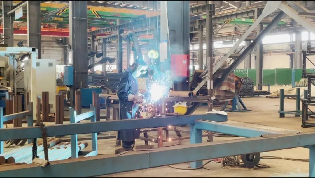 图集 | 战高温，迎“烤”验！冰球突破人在行动