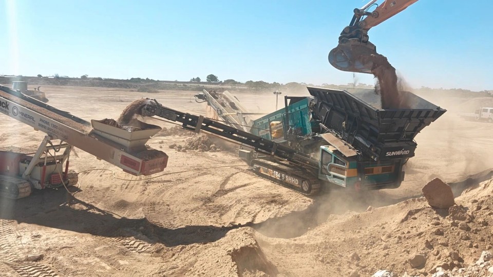 高效环保深受认可！冰球突破智能破碎筛分设备首进澳洲市场