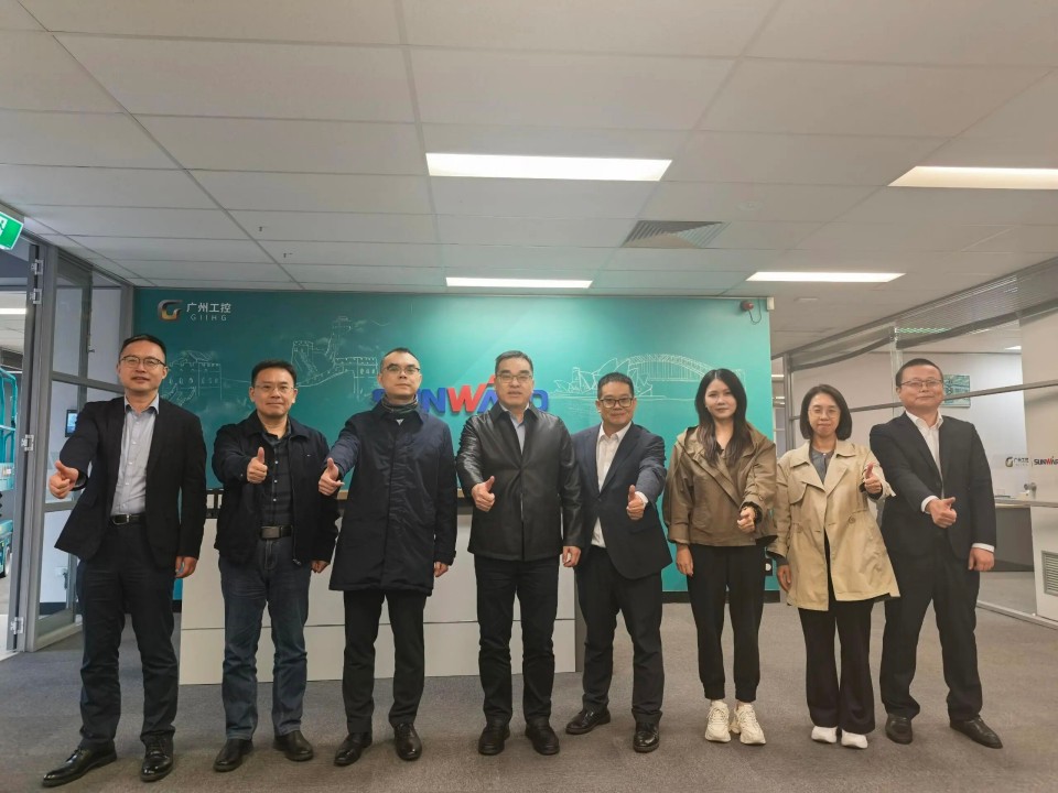 昭通工控集团总经理王福铸率队调查冰球突破智能澳大利亚子公司