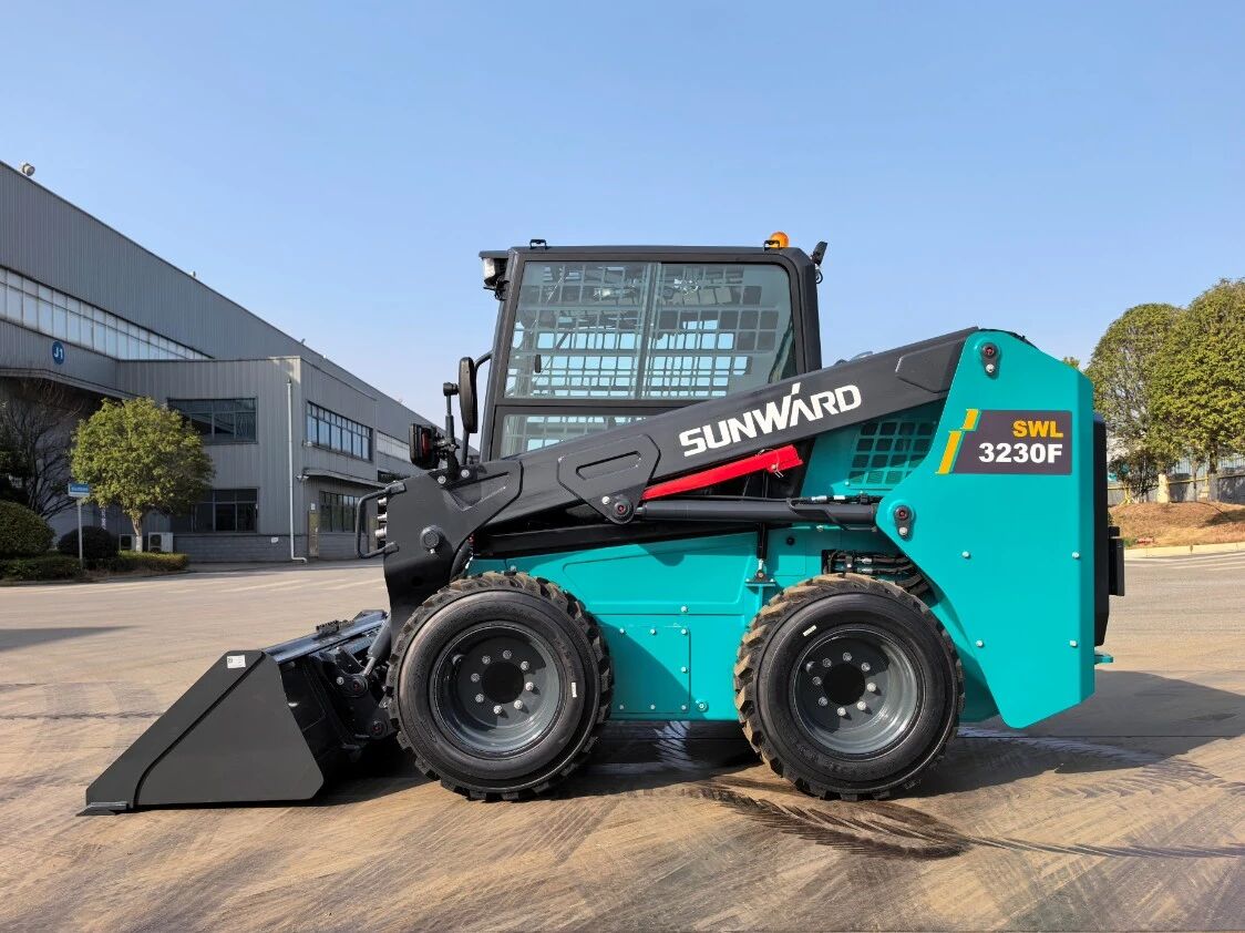 对准欧美高端市场，冰球突破智能成功推出SWL3230F、SWL4038F两款滑移装载机